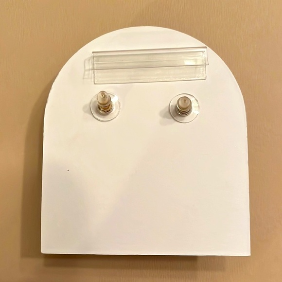 Brand New MacRae & Co. Dripping Floral Cluster Post Earrings Pale Gold Sparkly - Picture 7 of 14